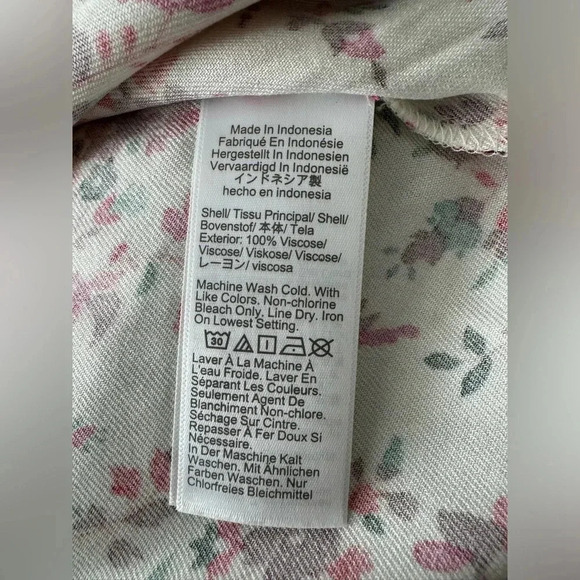 J Crew chic feminine long sleeve floral ruffle top size XS button front - Picture 8 of 16